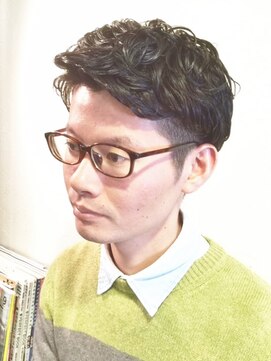 オムヘアーバイグルーマーズ(HOMME HAIR by GROOMER/S) 大人のツーブロパーマ【水道橋メンズサロン】