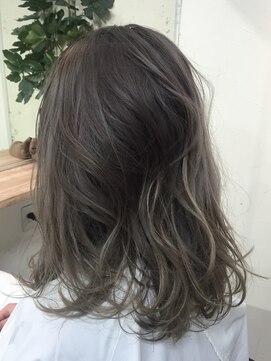 ペネロープ(Penelope) 新宿PENELOPE 外国人風ハイライトグラデーション  【担当  RYO】