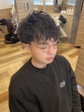 銀座マツナガ 神田店 メンズ無造作フェード束感ツイストスパイラルショートストリート