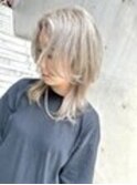 ミディアムボブウルフマッシュ×プラチナグレージュ/.eer南船場