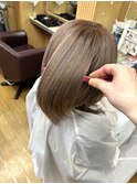 10代~50代 明るすぎない優しいミルクティーグレージュ