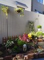 ヘアースペース クラージュ 西町店(HAIR SPACE COURAGE)&nbsp;アンティークレンガで庭造り
