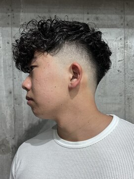 エイトメン 上野店(EIGHT MEN) スペインカール/スキンフェード