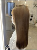 大人可愛いくすみオリーブベージュストレートロングヘア