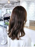 オリーブグレージュ