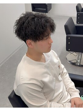 ブライト(BRIGHT) センターパートツイストスパイラルパーマ