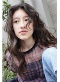 ロングウェーブヘアスタイル
