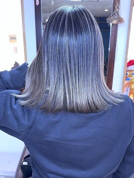 ブレイズヘアー(BLAZEhair) 【コントラスト抜群】グレージュバレイヤージュ×ブリーチ２回