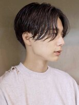 束感×タイトめシルエットの美髪フェザーパーマ