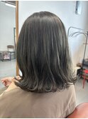 オリーブカラー×ボブ
