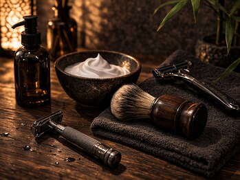 プーパヘアー メンズデザインファクトリー(pupa hair MEN'S DESIGN FACTORY)の写真/【バーバーの特権】プロのシェービング技術で清潔感UP！ひげ・眉のケアで大人の男の第一印象を格上げ。