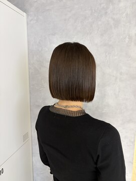 モク(mok) あご下切りっぱなしミニボブ
