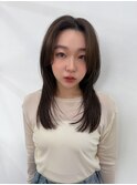 くびれヘアハイライトカラーアンプレラカラーレイヤーカット