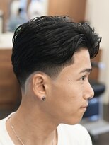 ザ チョップ ショップ ハラジュク(THE CHOP SHOP HARAJUKU)&nbsp;原宿渋谷理容室テーパーフェードカットメンズセンターパート