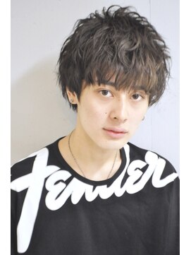 ファミーユ(famille) 韓国マッシュ・セミウェットくせ毛風ショートレイヤー