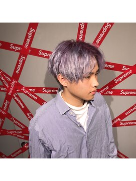 ホワイト(WHITE) [WHITE RYOTA] センターパートマッシュ＋アイスブルー