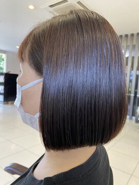 ベランダ ヘア 大人ショートボブ