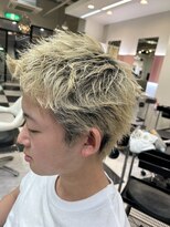 テテ(TETE) 金髪/スパイキーショート