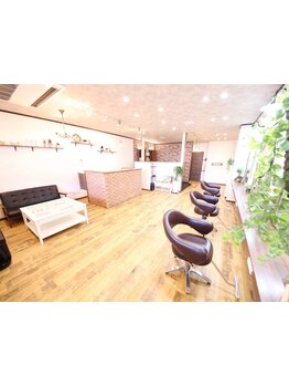 プライベートサロンならではの、落ち着いた雰囲気の中で丁寧な接客と技術をご提供致します♪