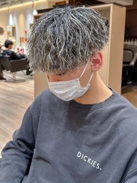 ルースト 渋谷店(ROOST) ツイストスパイラル×ホワイトハイライト