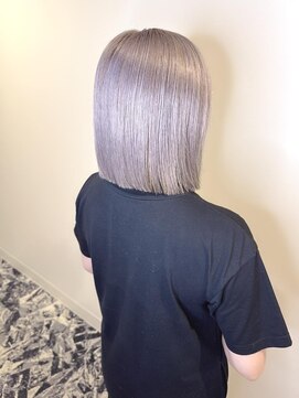 ブランシスヘアー(Bulansis Hair) ピンクシルバーボブ