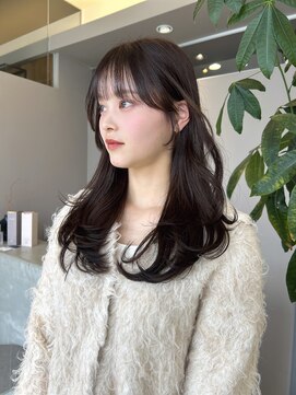 ニール(niil) 《 sakura 》レイヤーカット × 艶グレージュ