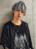 ネハス 栄(nehus.)&nbsp;MEN’S HAIR/サーフカール/刈り上げセンターパート/ブリーチ