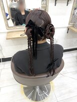 プティクローシェ バイ クオーレ(petite cloche by CUORE)&nbsp;個性派ツインヘア 結婚式ヘア 参列ヘア