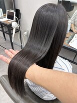 クララジャパン ハカタエキマエ(CLALA JAPAN Hakataekimae)&nbsp;髪質改善で艶とまとまるロングヘア