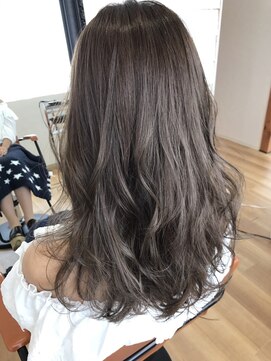 ロビー(LOBBY) 『LOBBY』三浦 透明感溢れるプラチナベージュイルミナカラー