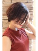 大人可愛い小顔ニュアンスショート暗めカラーでも可愛いショート