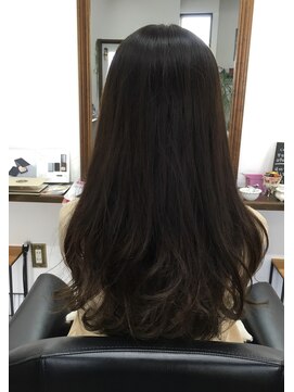 フォルビチーナ(FORBICINA) 伸びても目立たないナチュラルカラー