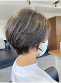 ダークアッシュの艶髪ショート