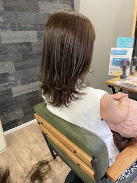 デイジー(Daisy) 大人ハイライト外ハネスタイル