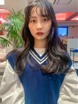 ロスタークラス(ROSTAR class) 透ける暗髪レイヤーミディアム