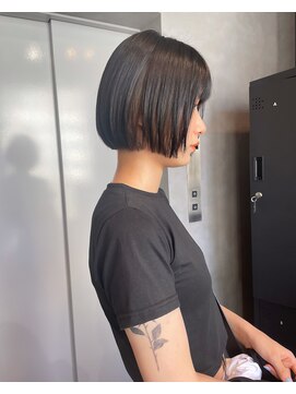 バックス(BUCKS) あご上ラインボブ