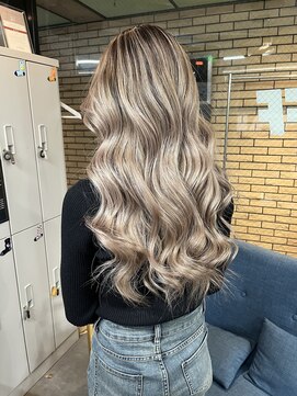 ラフ(LAFF) ホワイトグレージュバレイヤージュ