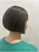 まとまりのある前下がりボブ