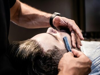 アクシス 津田沼(AXIS)の写真/《津田沼駅徒歩3分&平日20時まで営業》カット+シェービング￥4900～！"男をアゲる"！【津田沼/メンズ】