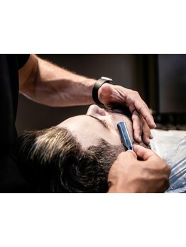 《津田沼駅徒歩3分&平日20時まで営業》カット+シェービング\4900～！"男をアゲる"！【津田沼/メンズ】