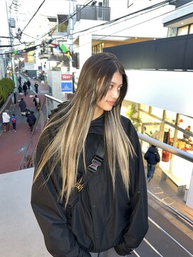 ローレン(Rollen) エクステで作るナチュラルハイライト海外風デザインカラー