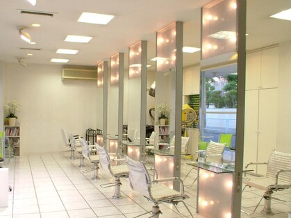 サロン ド リリー 本店の写真