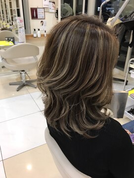 リタ ハマセン(LiTA. hamasen) ハイライト×グレージュ