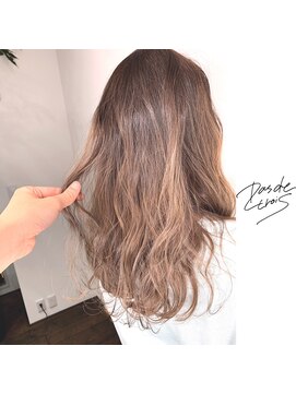 パドトロワ(Pas de trois) 新潟×ミルクティーベージュ×グラデーションカラー