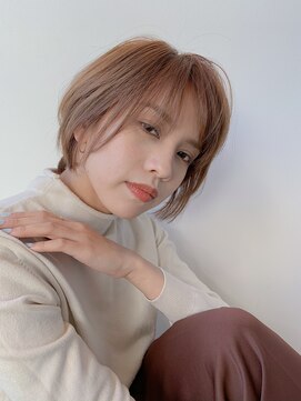 エシレ(esille.) オレンジベージュのショートボブ