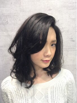 レーヴ(reve) 大人ミディアムウルフ