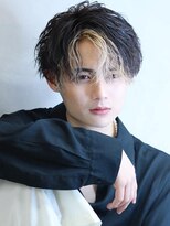 コンフィデンス メンズヘアー(confidence MEN'S HAIR) センターパートスパイラル パーマかき上げヘア　[メンズサロン]