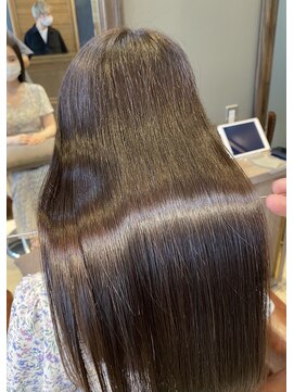 ロアナ 六本木(LOANA ROPPONGI) ダーク　マット　グレージュ　暗髪　地毛風カラー【比嘉翼】