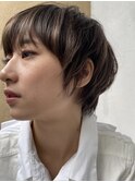女性らしい耳出し小顔ショート