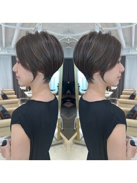 アンド ストーリーズ(&STORIES) 大人可愛い小顔ひし形クビレ丸み20代30代40代大人ショート(蘭)